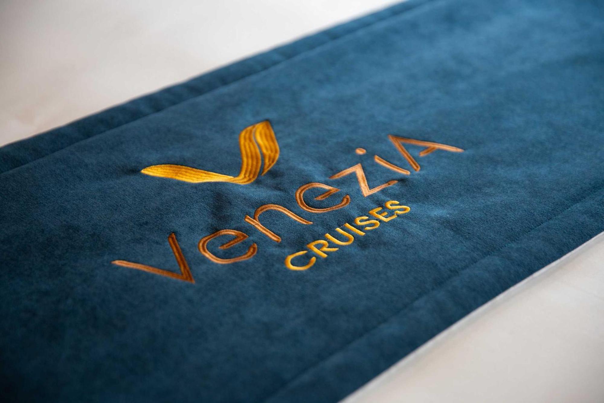 Venezia Boutique Cruises - Catba Island Hotel Chan Chau Buitenkant foto