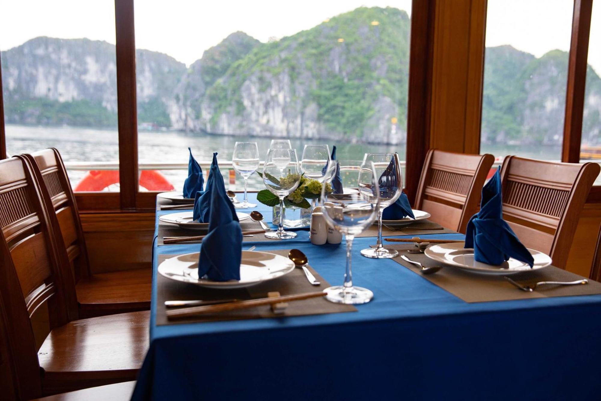 Venezia Boutique Cruises - Catba Island Hotel Chan Chau Buitenkant foto