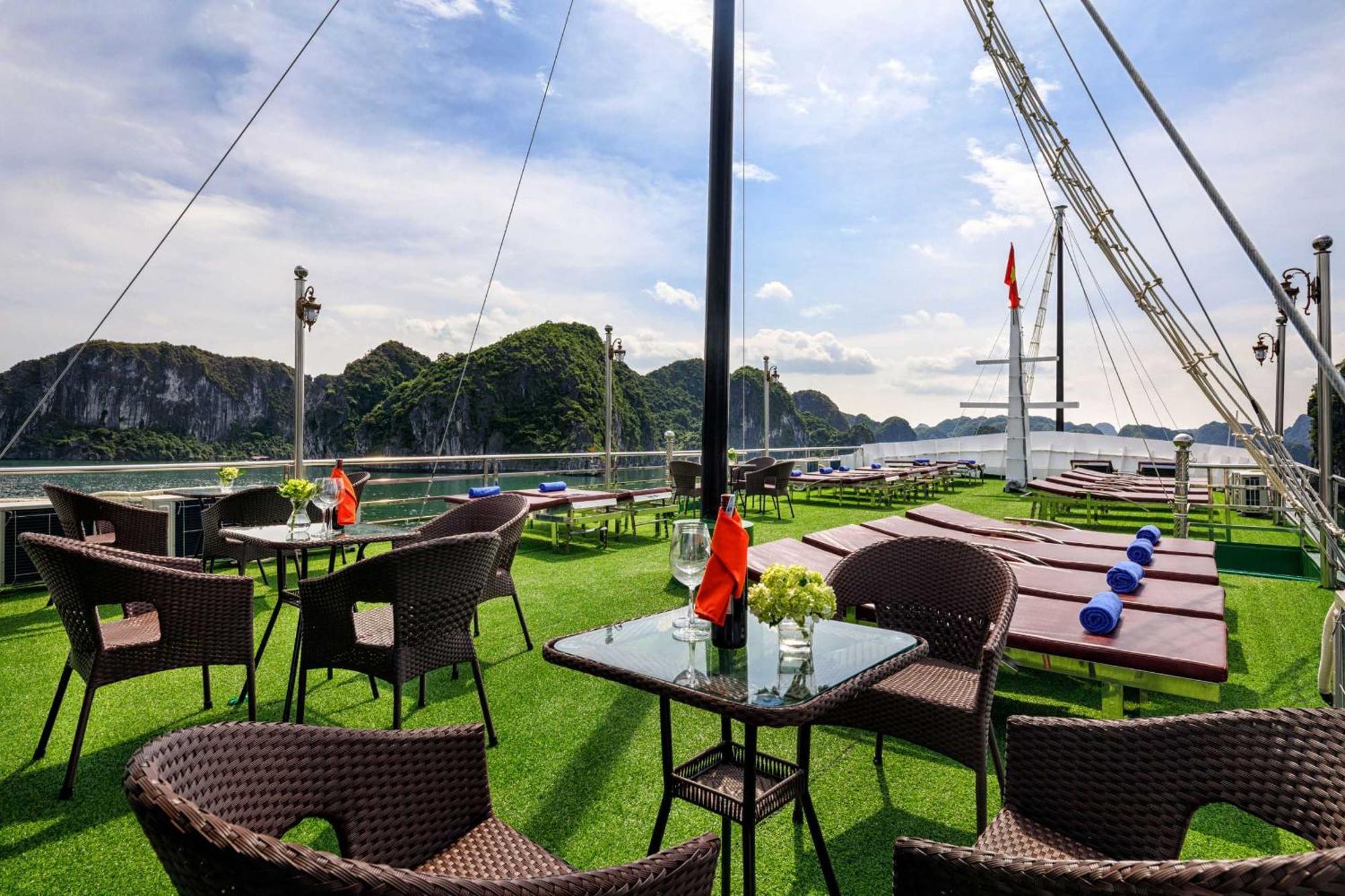 Venezia Boutique Cruises - Catba Island Hotel Chan Chau Buitenkant foto