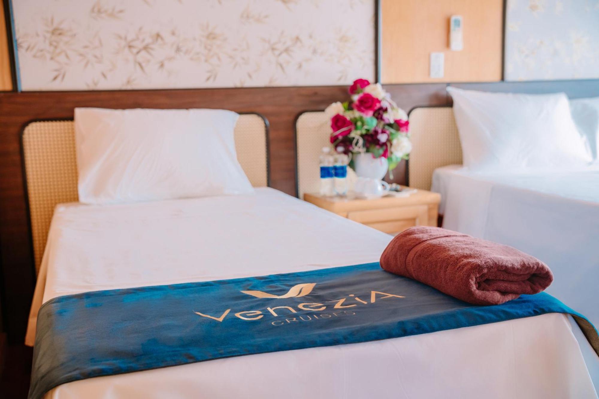 Venezia Boutique Cruises - Catba Island Hotel Chan Chau Buitenkant foto